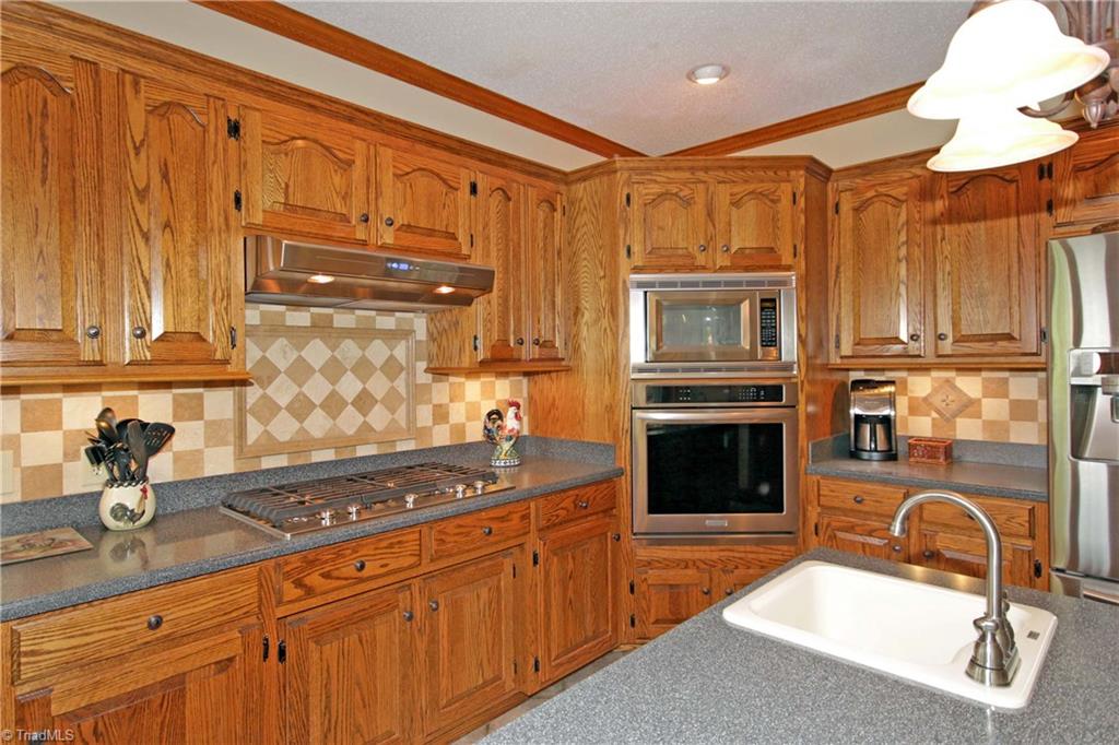 1336 Friendship Road Statesville, NC 28625 - Photo 8 of 24 Gallery Image 8