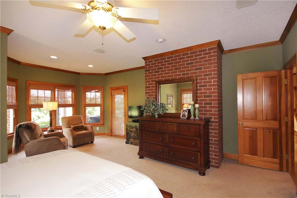 1336 Friendship Road Statesville, NC 28625 - Photo 10 of 24 Gallery Image 10