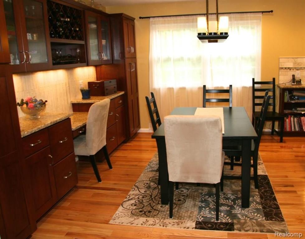 2734 Hillendale Drive Rochester Hills, MI 48309 - Photo 7 of 24