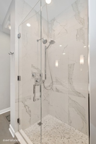 650 West Fulton Street, Unit B Chicago, IL 60661 - Photo 16 of 34 a bathroom with a shower