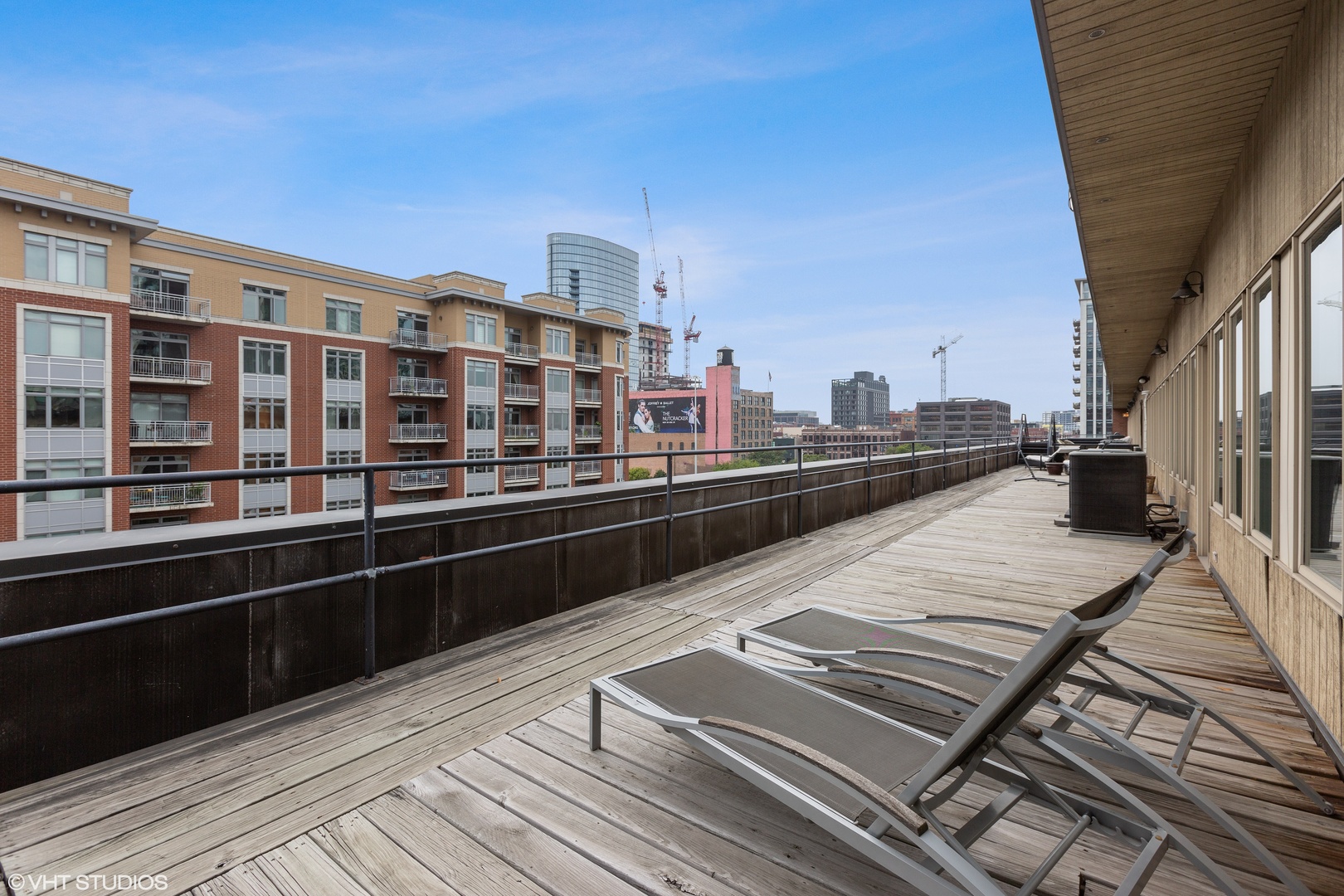 650 West Fulton Street, Unit B Chicago, IL 60661 - Photo 25 of 34 a picture of a city view