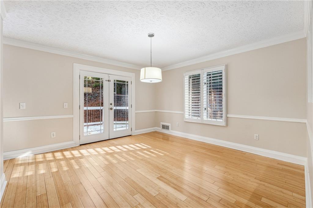 6895 Riverside Drive Sandy Springs, GA 30328 - Photo 13 of 47 Gallery Image 13