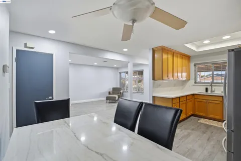 $1,300,000 | 32252 Valiant Way, Union City, CA 94587