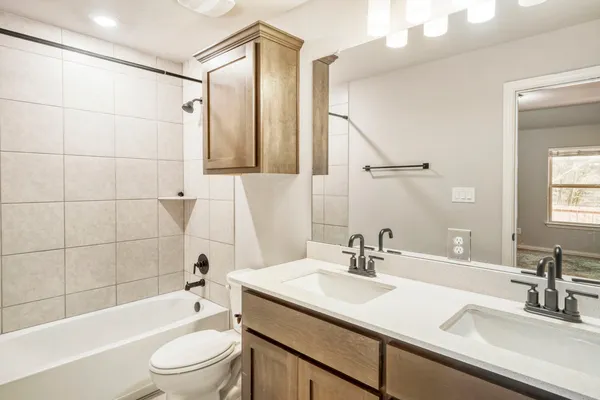 $449,500 | 426 Cold Riv Run, Kyle, TX 78640