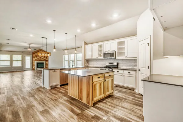 $449,500 | 426 Cold Riv Run, Kyle, TX 78640