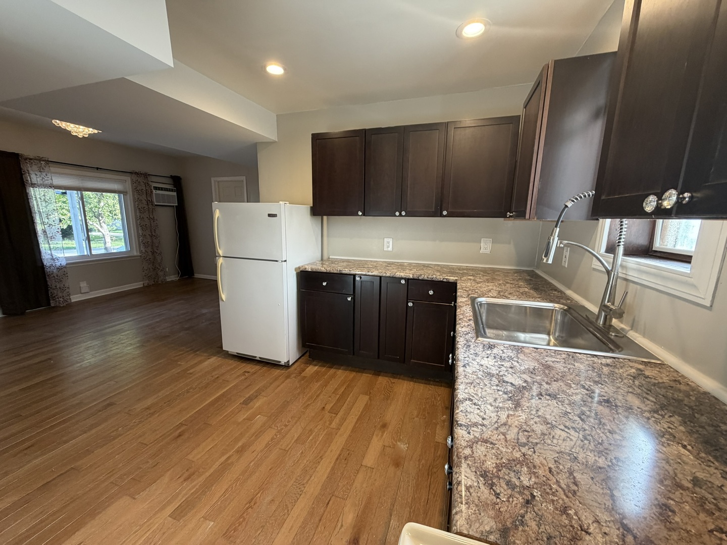 629 Clinton Street, Unit 1 Lockport, IL 60441 - Photo 6 of 10 Gallery Image 6