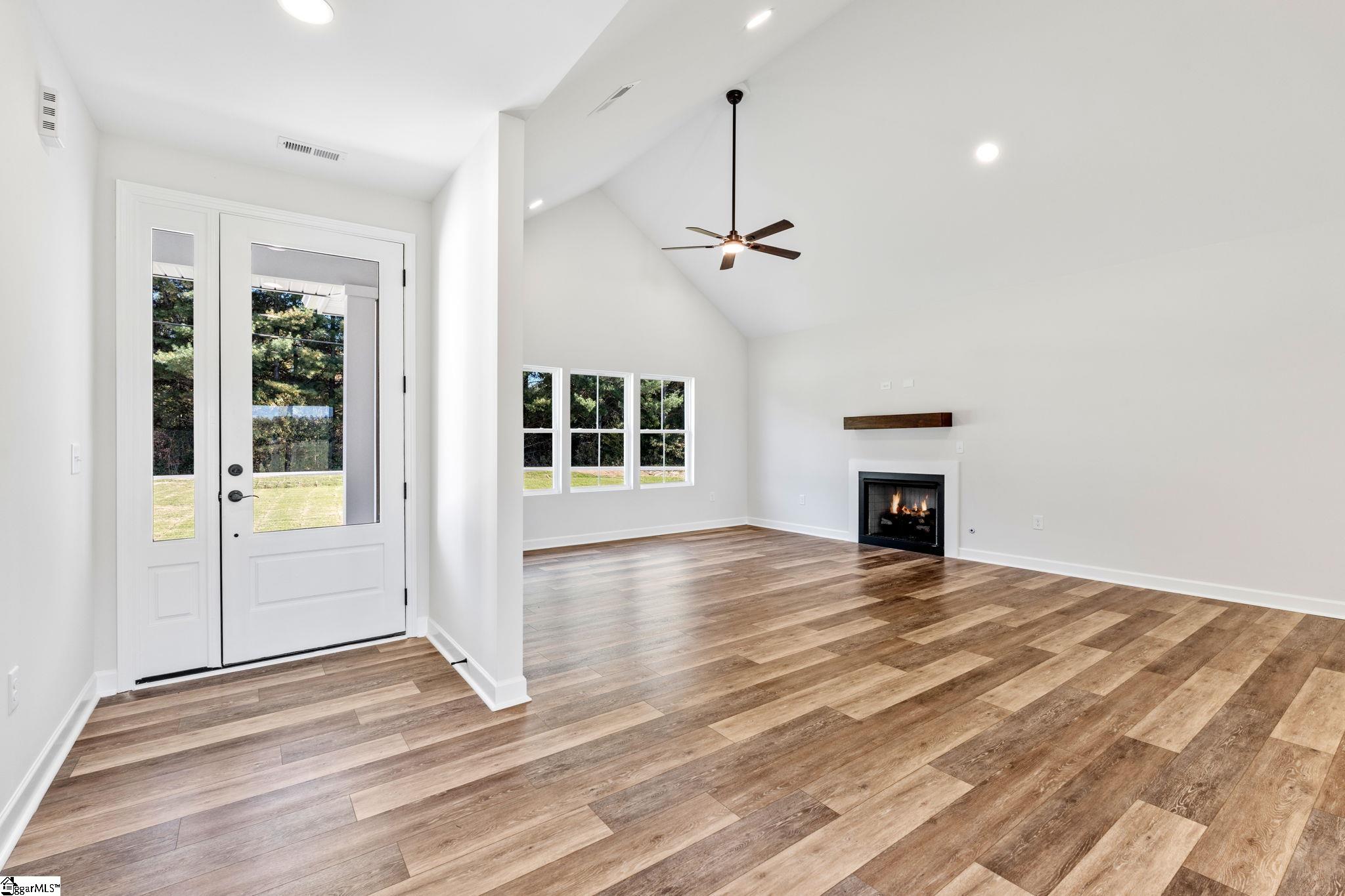 95 Henderson Road Gray Court, SC 29645 - Photo 3 of 21 Gallery Image 3