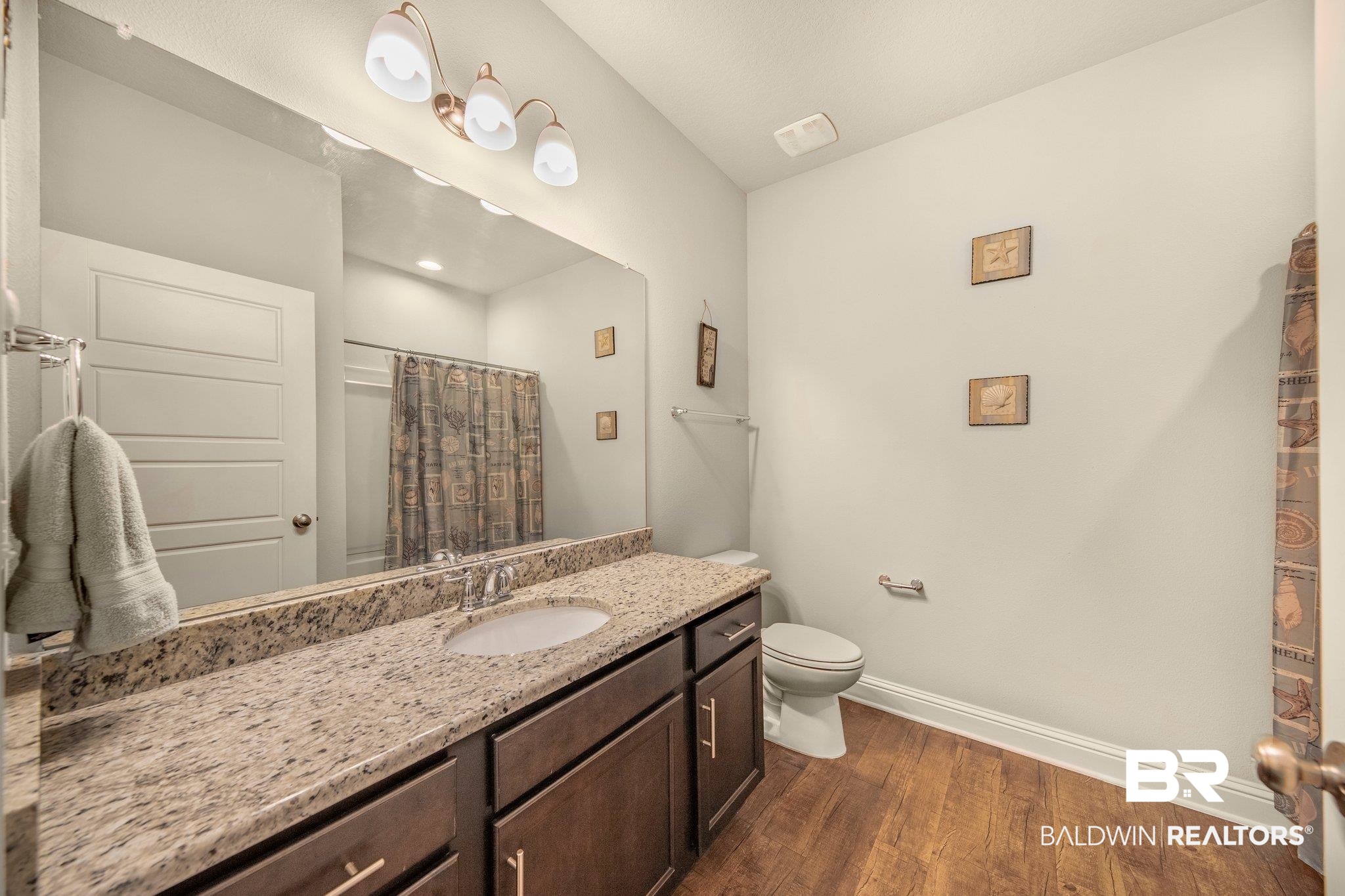 31453 Hoot Owl Road Daphne, AL 36527 - Photo 26 of 39 Bathroom 2