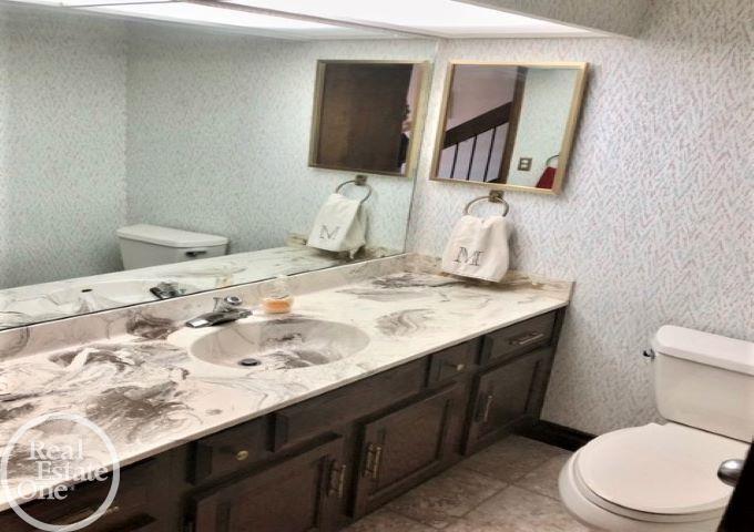 1715 River Road, Unit 18 St. Clair, MI 48079 - Photo 19 of 25 half bath main floor