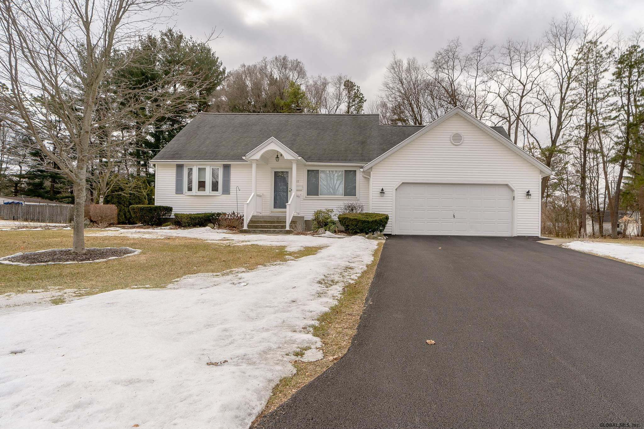 17 Robinhood Road Guilderland, NY 12203 - Photo 1 of 53 Photo 1