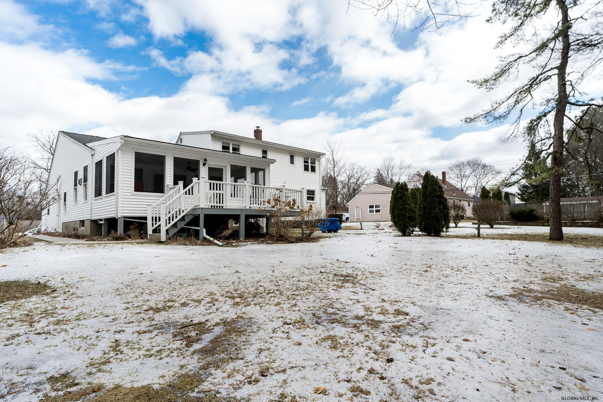 17 Robinhood Road Guilderland, NY 12203 - Photo 43 of 53 Photo 43