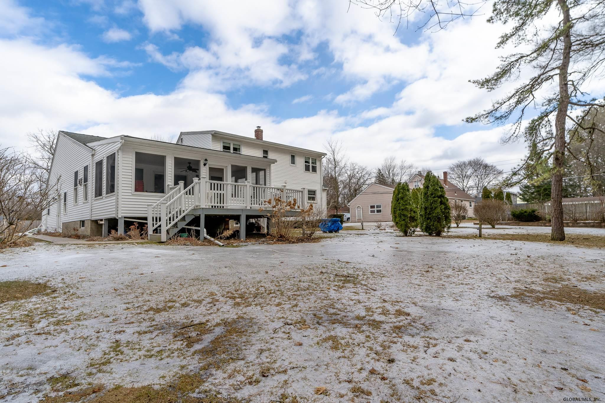 17 Robinhood Road Guilderland, NY 12203 - Photo 49 of 53 Photo 49