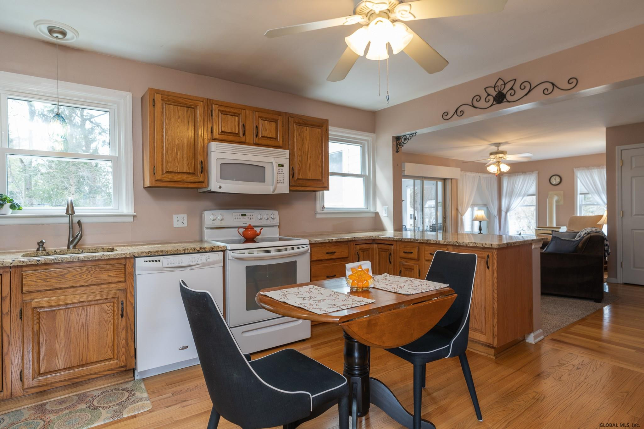 17 Robinhood Road Guilderland, NY 12203 - Photo 9 of 53 Photo 9