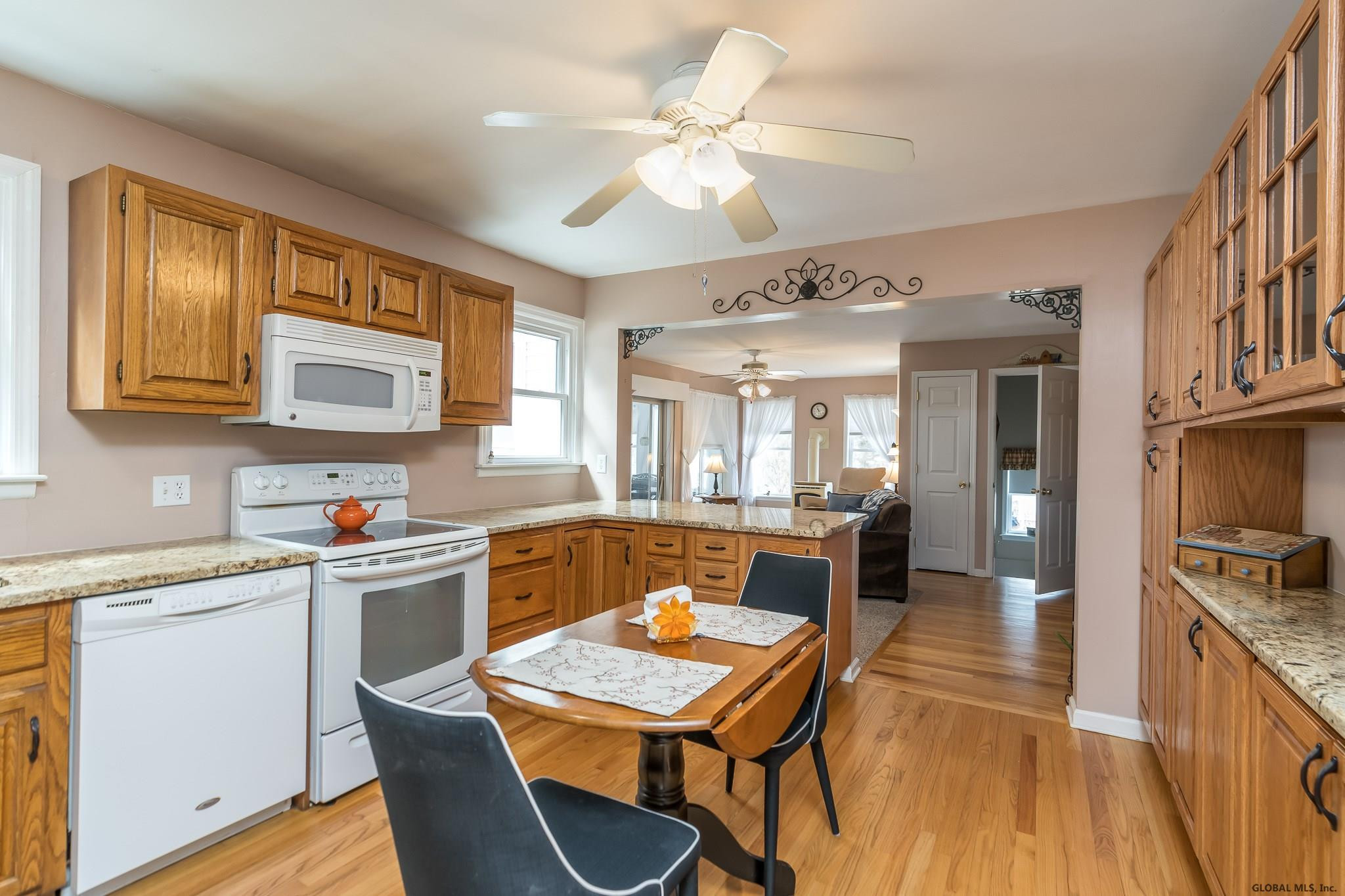 17 Robinhood Road Guilderland, NY 12203 - Photo 10 of 53 Photo 10