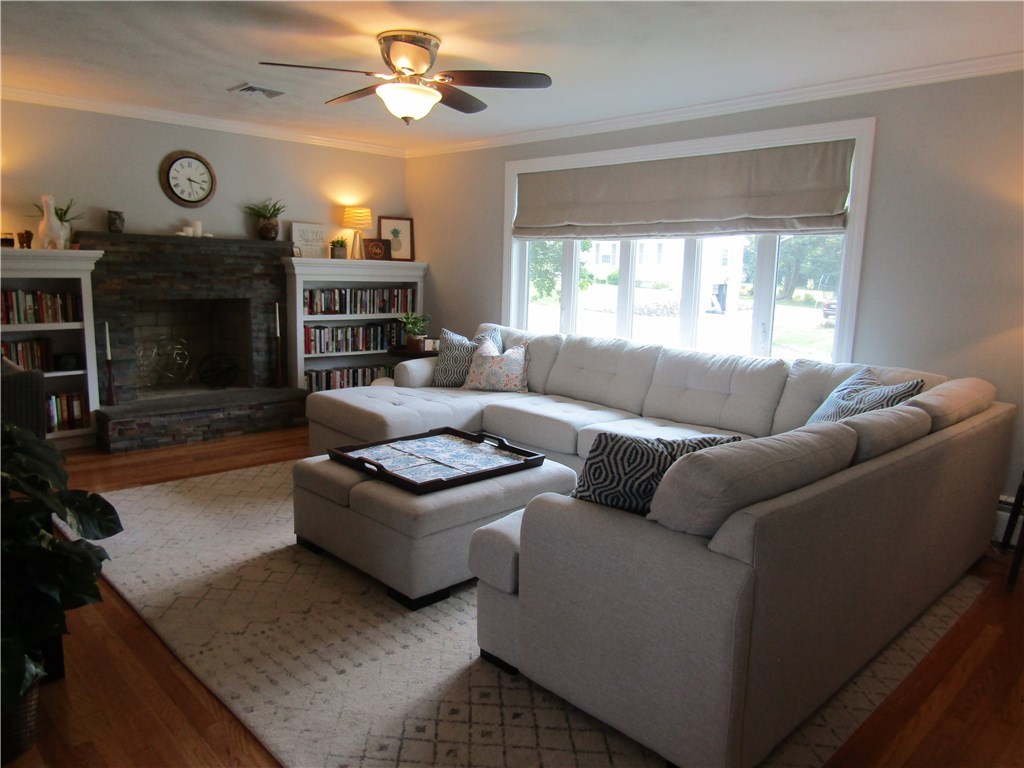 9 Rolling Acres Drive Cumberland, RI 02864 - Photo 4 of 31 Gallery Image 4