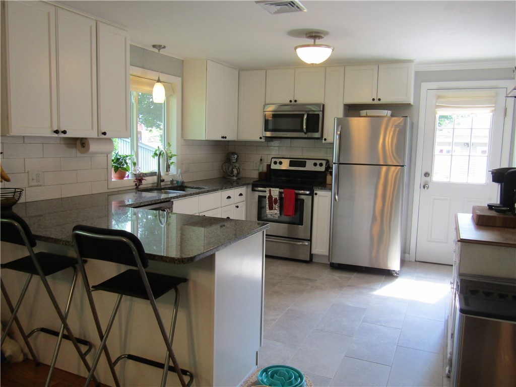 9 Rolling Acres Drive Cumberland, RI 02864 - Photo 10 of 31 Gallery Image 10