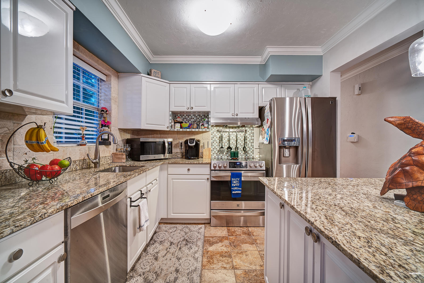 2136 Northeast 4th Avenue Boca Raton, FL 33431 - Photo 4 of 30 Kitchen