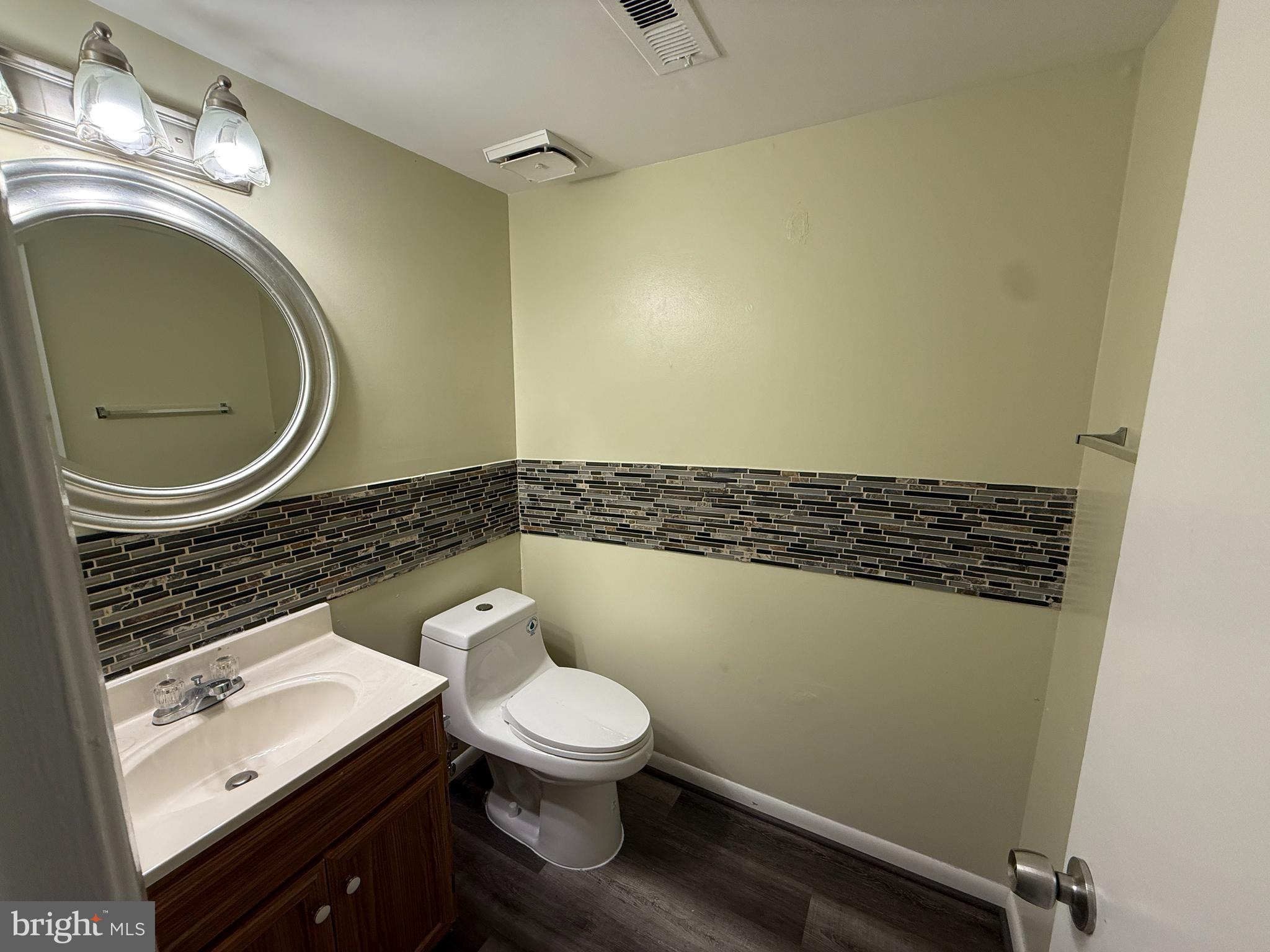 4306 Eileen Court Woodbridge, VA 22193 - Photo 3 of 14