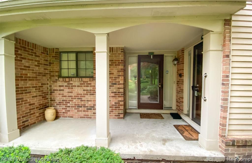 29521 Pine Ridge Circle Farmington Hills, MI 48331 - Photo 23 of 25