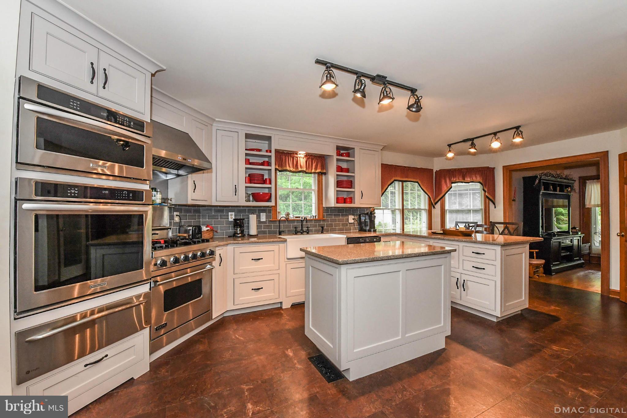 6739 South Clifton Road Frederick, MD 21703 - Photo 7 of 30 Interior (General)