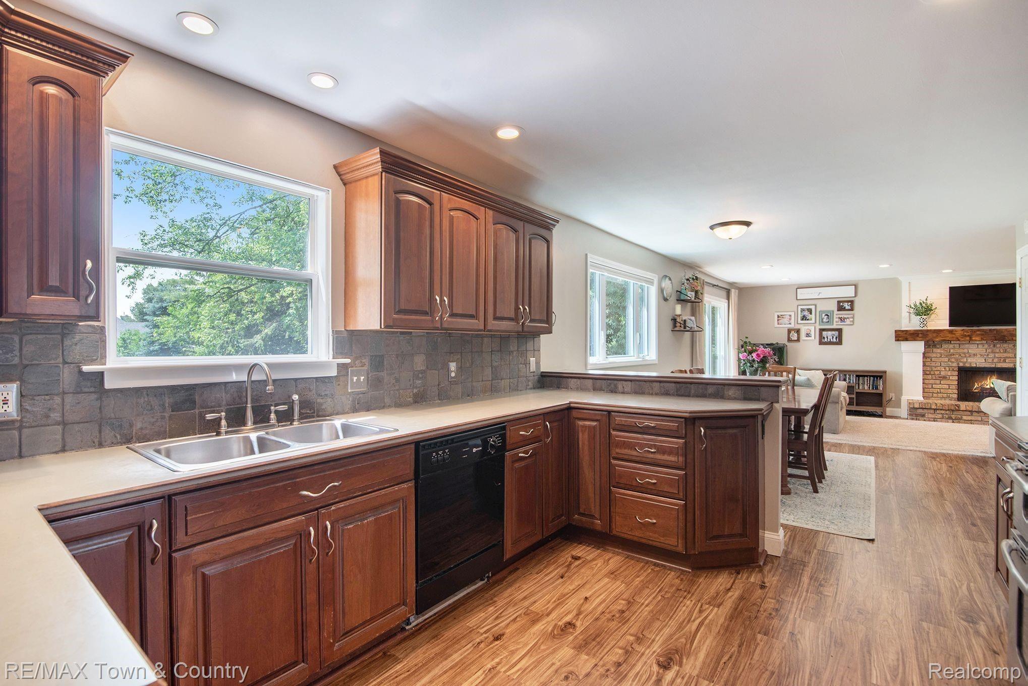 8189 Carpenter Road Flushing, MI 48433 - Photo 11 of 28 18.jpeg