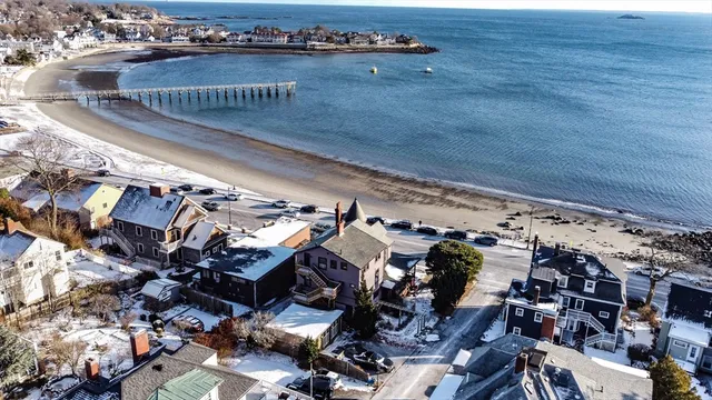 $2,800 | 322 Humphrey Street, Unit 1, Swampscott, MA 01907