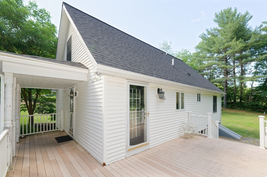 24 Woodland Road Uxbridge, MA 01569 - Photo 30 of 35