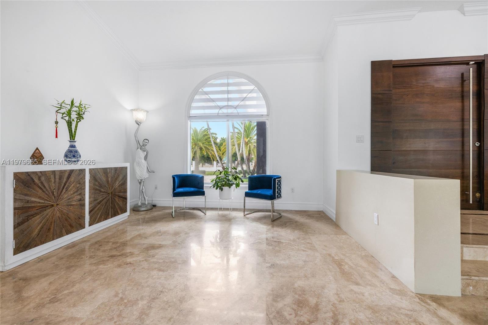 11950 Southwest 43rd Street Miami, FL 33175 - Photo 15 of 78 a view of a livingroom with a furniture and a potted plant