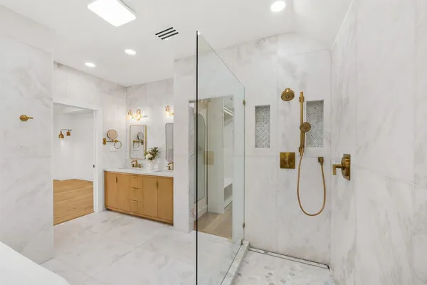 $825,000 | 79 South Crisp Morning Circle, The Woodlands, TX 77382