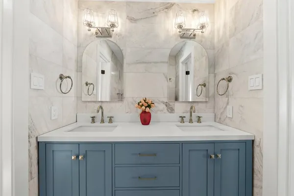 $825,000 | 79 South Crisp Morning Circle, The Woodlands, TX 77382