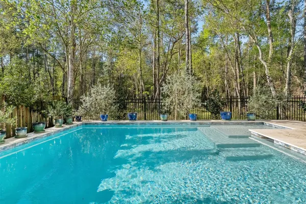 $825,000 | 79 South Crisp Morning Circle, The Woodlands, TX 77382