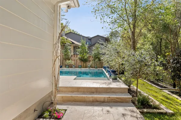 $825,000 | 79 South Crisp Morning Circle, The Woodlands, TX 77382