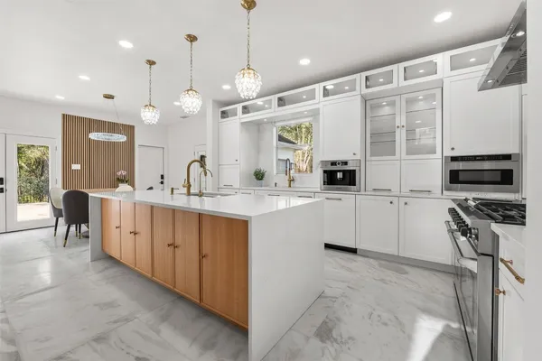 $825,000 | 79 South Crisp Morning Circle, The Woodlands, TX 77382