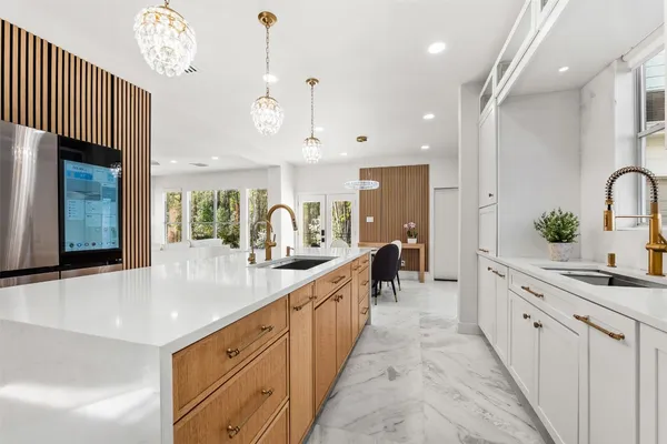 $825,000 | 79 South Crisp Morning Circle, The Woodlands, TX 77382