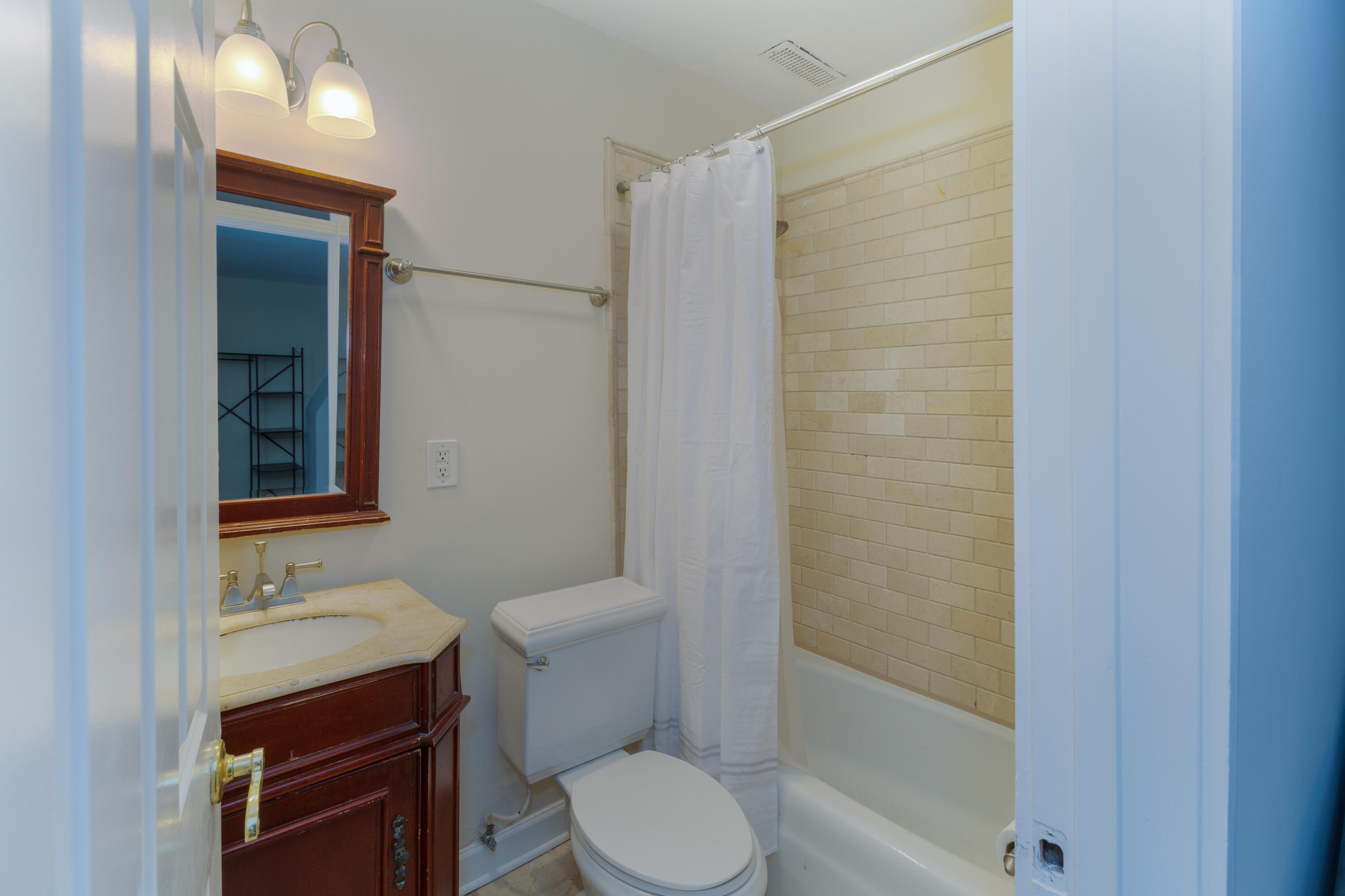13 Elizabeth Street, Unit B Charleston, SC 29403 - Photo 15 of 15