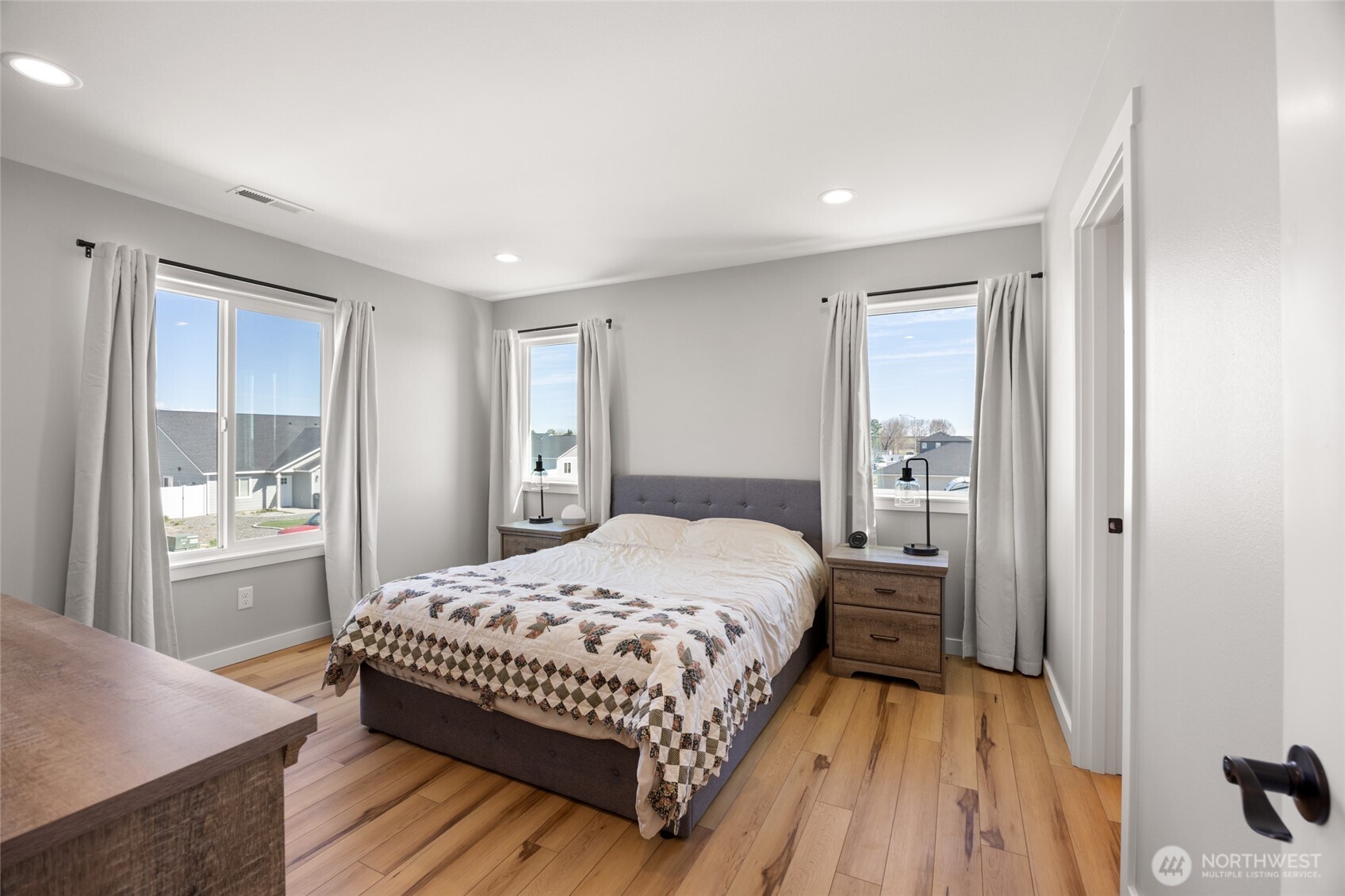 2376 Chelan Street Ephrata, WA 98823 - Photo 18 of 40 a bedroom with a bed and a window