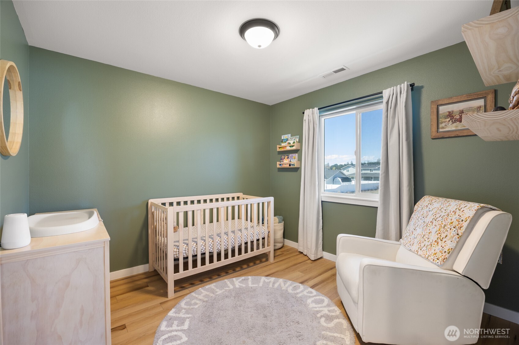 2376 Chelan Street Ephrata, WA 98823 - Photo 22 of 40 a living room with furniture and a window