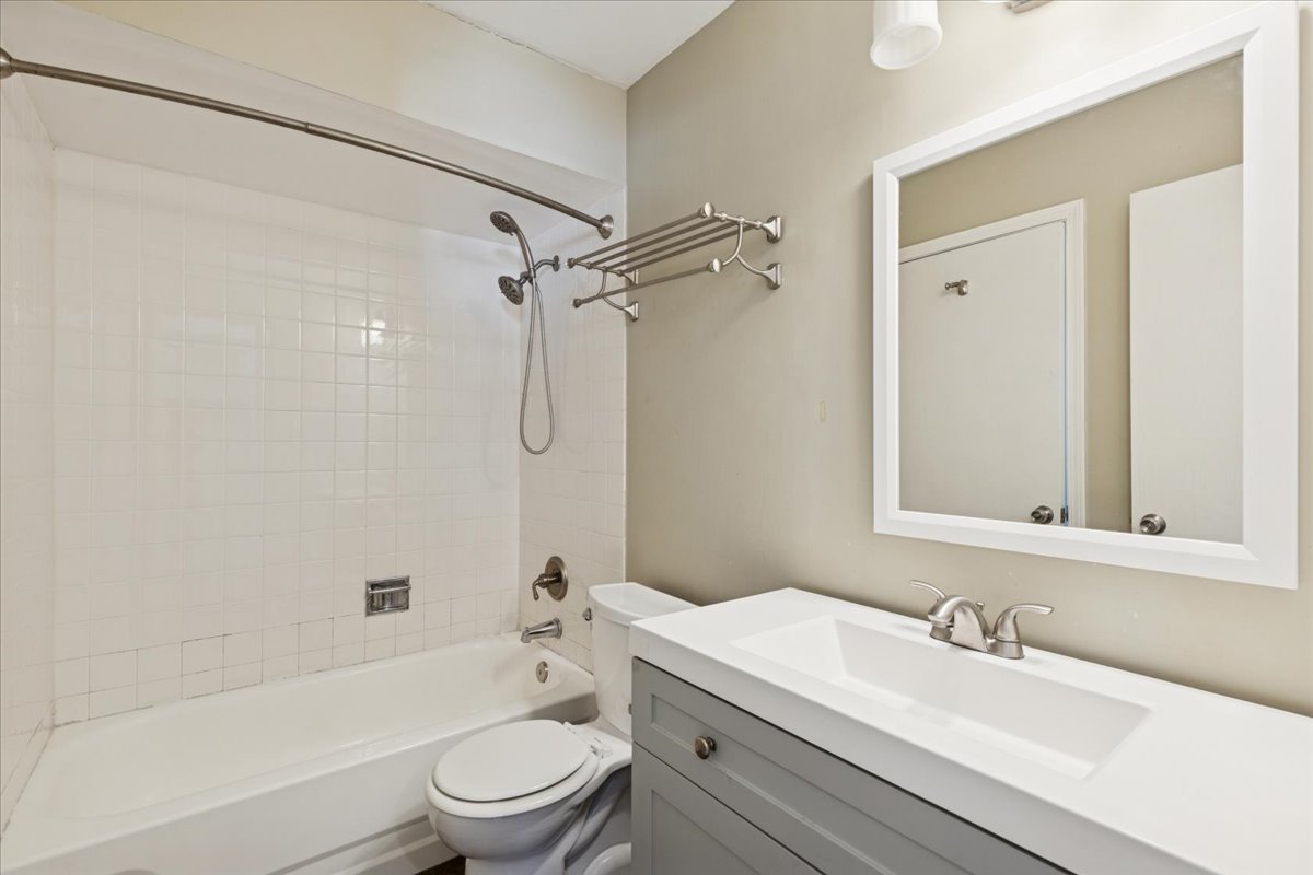 1142 Inverrary Lane, Unit D86 Deerfield, IL 60015 - Photo 17 of 19