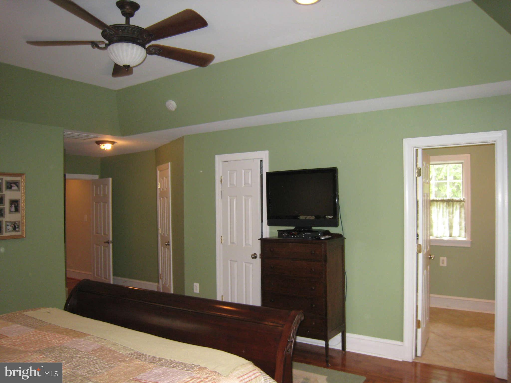 900 Old Oak Road Baltimore, MD 21212 - Photo 20 of 30 Bedroom (Master)