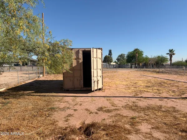 a view of a yard