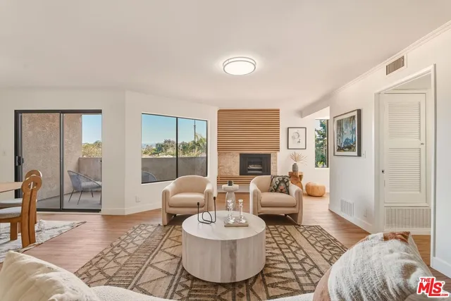 $865,000 | 12321 Ocean Park Boulevard, Unit 9, Los Angeles, CA 90064