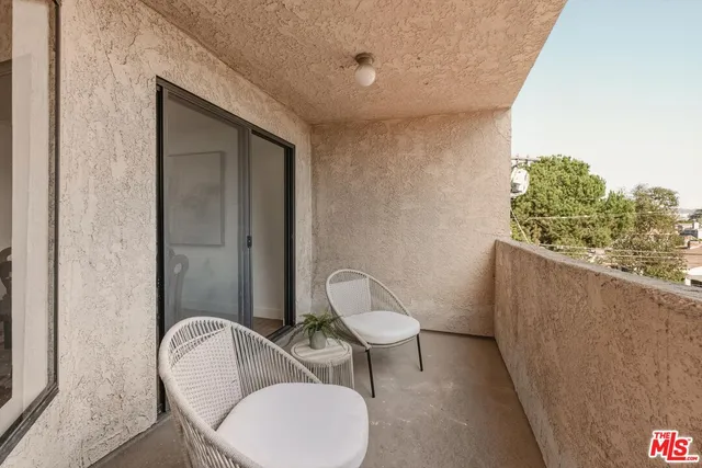 $865,000 | 12321 Ocean Park Boulevard, Unit 9, Los Angeles, CA 90064