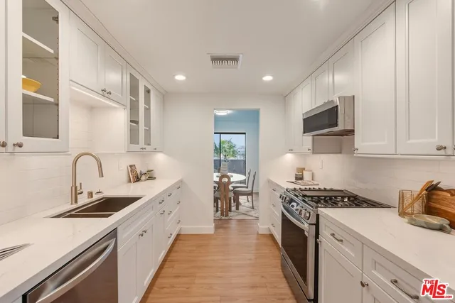 $865,000 | 12321 Ocean Park Boulevard, Unit 9, Los Angeles, CA 90064