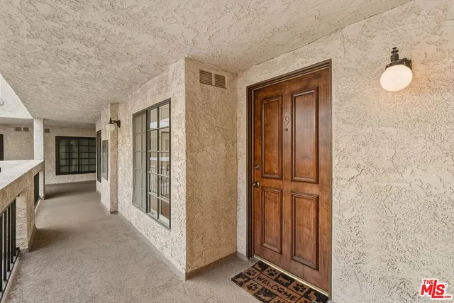 $865,000 | 12321 Ocean Park Boulevard, Unit 9, Los Angeles, CA 90064