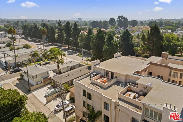 $865,000 | 12321 Ocean Park Boulevard, Unit 9, Los Angeles, CA 90064