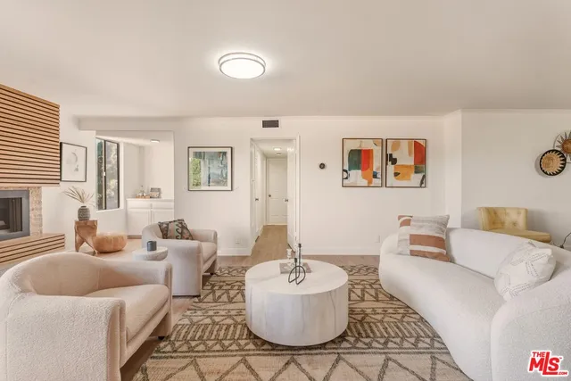 $865,000 | 12321 Ocean Park Boulevard, Unit 9, Los Angeles, CA 90064