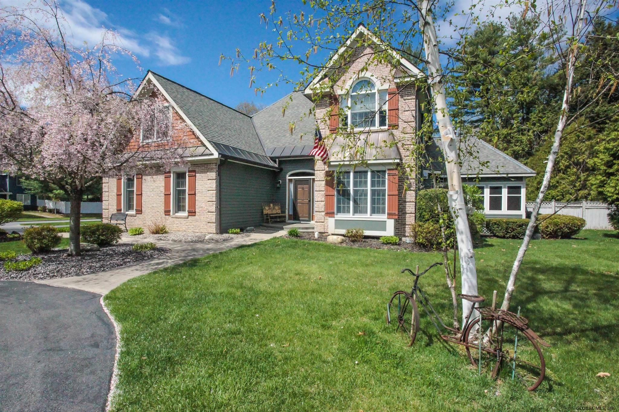 27 Arrowhead Road Saratoga Springs, NY 12866 - Photo 3 of 75 Photo 4