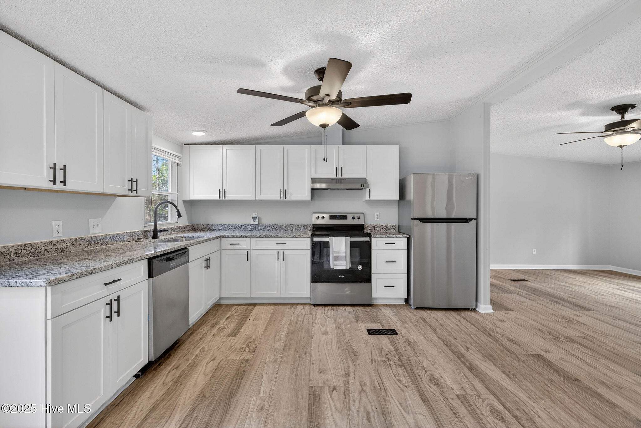 519 Maco Road Northeast Leland, NC 28451 - Photo 5 of 39 519MacoRoadNE-20