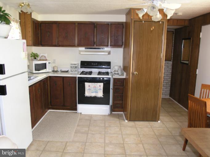 4104 Conowingo Road, Unit 9 Darlington, MD 21034 - Photo 3 of 17 Kitchen