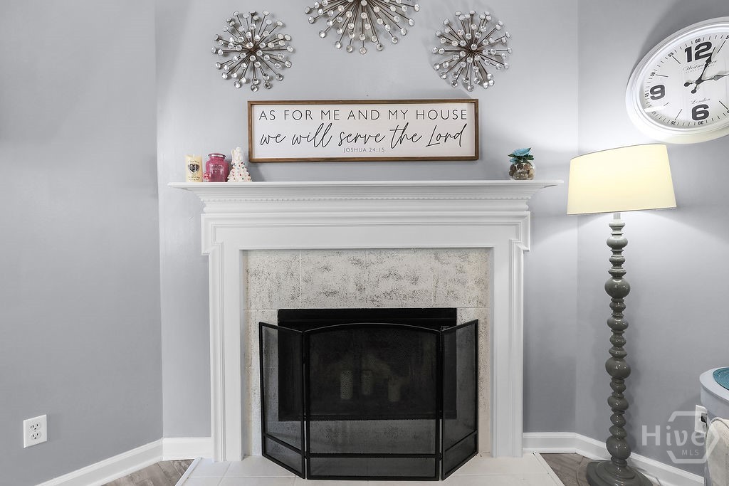 141 Brookstone Way Rincon, GA 31326 - Photo 13 of 47 Living Room with Fireplace